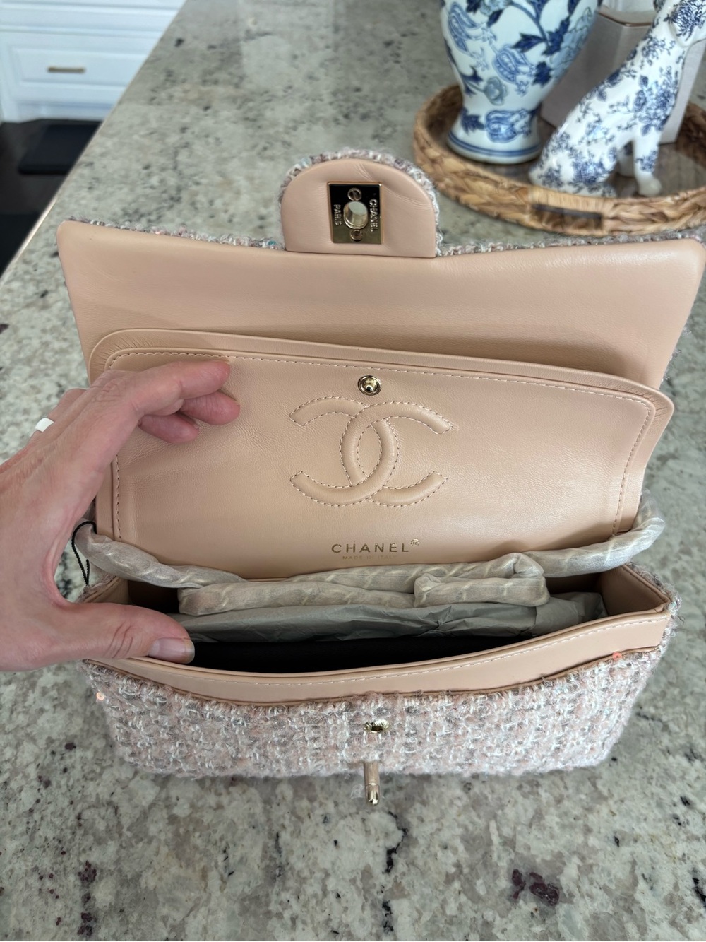 NEW Pink Tweed Shoulder Bag with Champagne Gold Hardware - Picture 6 of 6